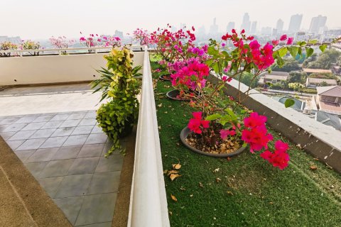Condominio de 4 dormitorios en Bangkok, Tailandia № 181060 - foto 6