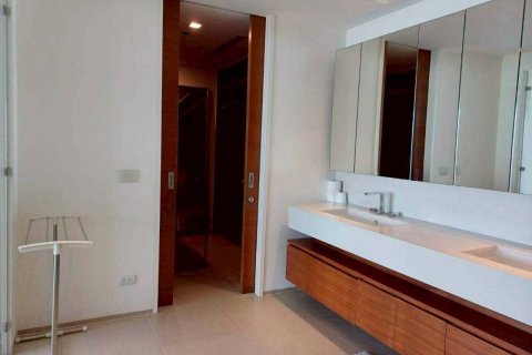 Ático de 3 dormitorios en Bangkok, Tailandia № 180545 - foto 17