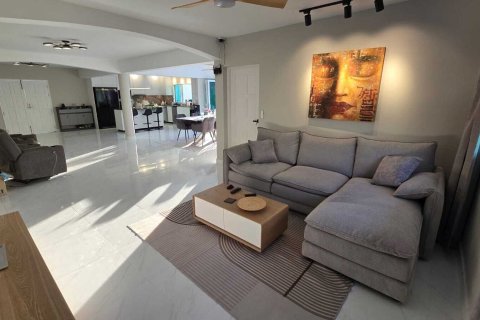 Casa de 3 dormitorios en Phuket, Tailandia № 159374 - foto 13
