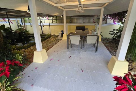 Casa de 3 dormitorios en Phuket, Tailandia № 159374 - foto 11
