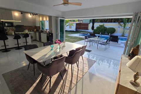 Casa de 3 dormitorios en Phuket, Tailandia № 159374 - foto 14
