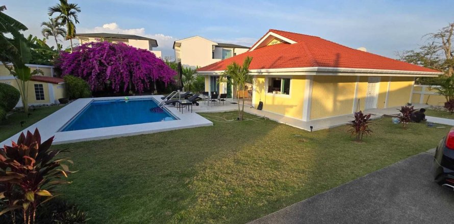 Casa de 3 dormitorios en Phuket, Tailandia № 159374