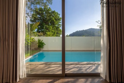 Chalet de 4 dormitorios en Kathu, Tailandia № 179217 - foto 12