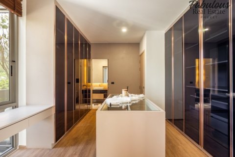 Chalet de 4 dormitorios en Kathu, Tailandia № 179217 - foto 19