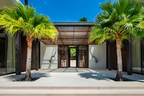 Chalet de 5 dormitorios en Layan Beach, Tailandia № 190557 - foto 2