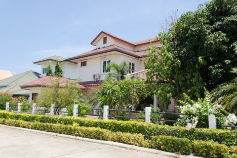 Casa de 3 dormitorios en Hua Hin, Tailandia № 67090 - foto 4