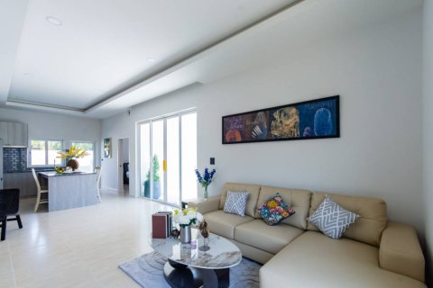 Chalet de 3 dormitorios en Hua Hin, Tailandia № 152341 - foto 7