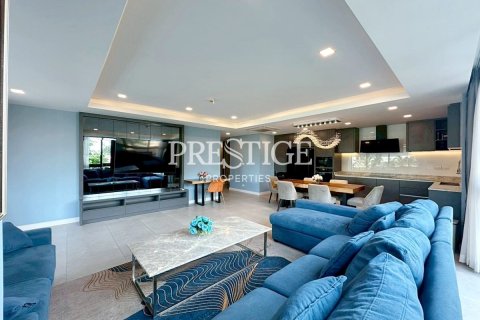 Condo in Pattaya, Thailand, 3 bedrooms № 197865 - photo 3