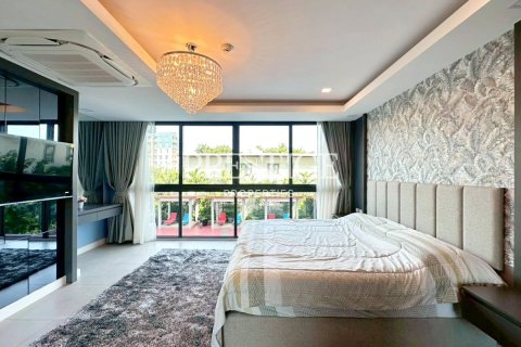 Condo in Pattaya, Thailand, 3 bedrooms № 197865 - photo 11