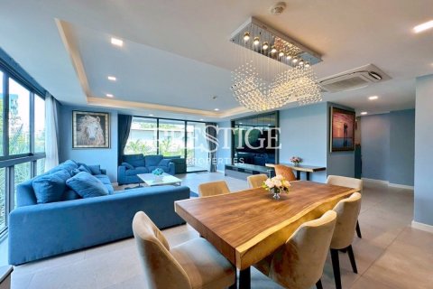 Condo in Pattaya, Thailand, 3 bedrooms № 197865 - photo 5