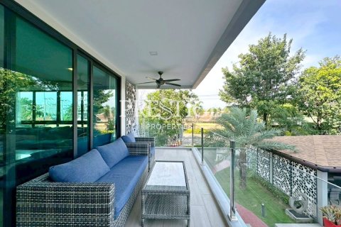 Condo in Pattaya, Thailand, 3 bedrooms № 197865 - photo 23