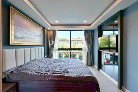 Condo in Pattaya, Thailand, 3 bedrooms № 197865 - photo 17