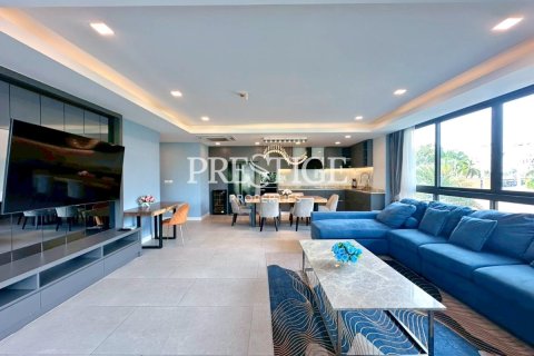 Condo in Pattaya, Thailand, 3 bedrooms № 197865 - photo 4