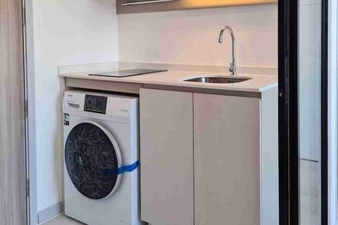 Condominio de 1 dormitorio en Thonburi, Bangkok, Tailandia № 183637 - foto 10