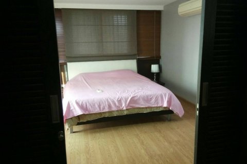 Condominio de 3 dormitorios en Bangkok, Tailandia № 66584 - foto 14