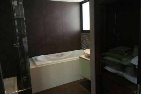 Condominio de 3 dormitorios en Bangkok, Tailandia № 66584 - foto 18