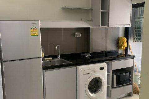 Condominio de 1 dormitorio en Bangkok, Tailandia № 205424 - foto 4