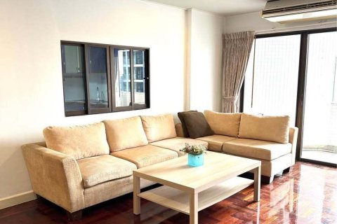 Condo in Watthana, Bangkok, Thailand, 3 bedrooms № 158649 - photo 12