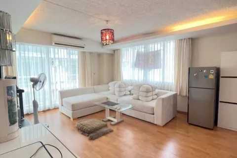 Condo à Khlong Toei, Bangkok, Thaïlande, 2 chambres  № 141244 - photo 2