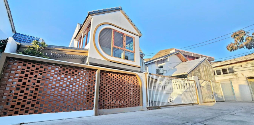Casa de 3 dormitorios en Bangkok, Tailandia № 157762