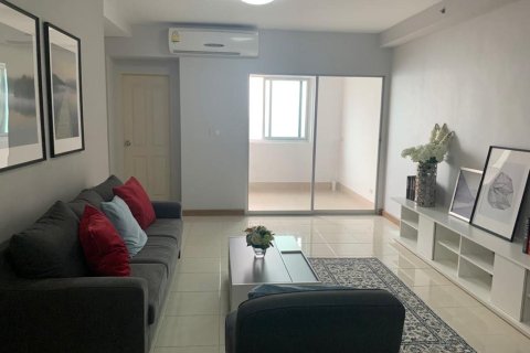Condo in Bangkok, Thailand, 2 bedrooms  № 157757 - photo 3