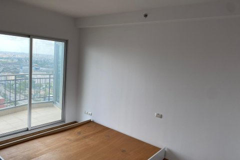 Condo in Bangkok, Thailand, 2 bedrooms  № 157757 - photo 2