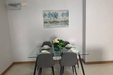 Condo in Bangkok, Thailand, 2 bedrooms  № 157757 - photo 19