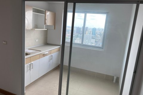 Condo in Bangkok, Thailand, 2 bedrooms  № 157757 - photo 25