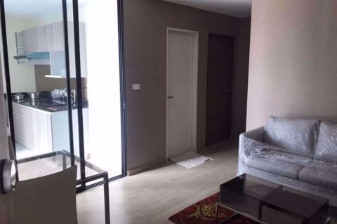 Condominio de 2 dormitorios en Bang Kho Laem, Bangkok, Tailandia № 67802 - foto 2