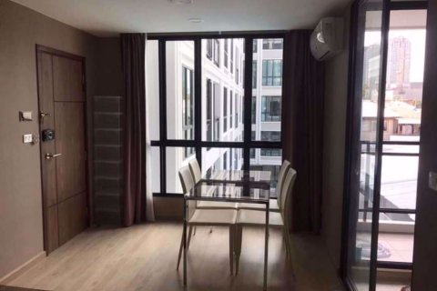 Condominio de 2 dormitorios en Bang Kho Laem, Bangkok, Tailandia № 67802 - foto 4