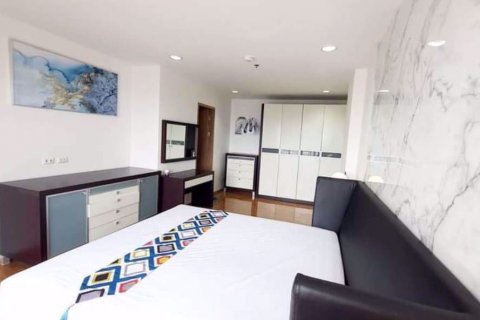Condominio de 3 dormitorios en Bang Kho Laem, Bangkok, Tailandia № 67799 - foto 10