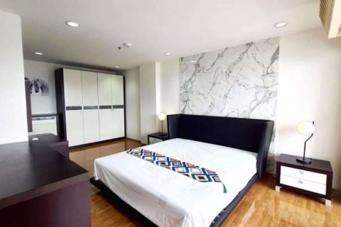 Condominio de 3 dormitorios en Bang Kho Laem, Bangkok, Tailandia № 67799 - foto 13