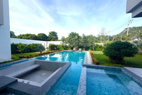 Villa in Hua Hin, Thailand 4 Schlafzimmer № 222536 - Foto 23