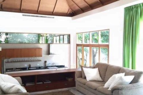 Chalet de 3 dormitorios en Chalong, Tailandia № 179877 - foto 5