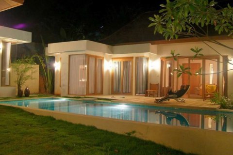 Chalet de 3 dormitorios en Chalong, Tailandia № 179877 - foto 4