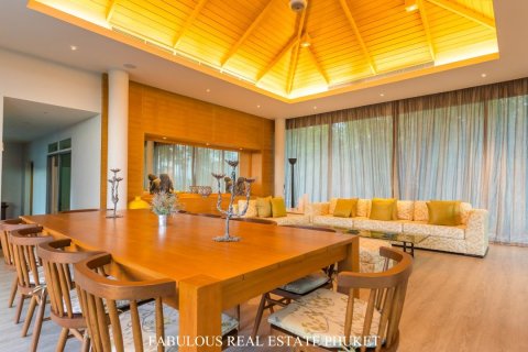 Chalet de 5 dormitorios en Bang Tao, Tailandia № 179881 - foto 5