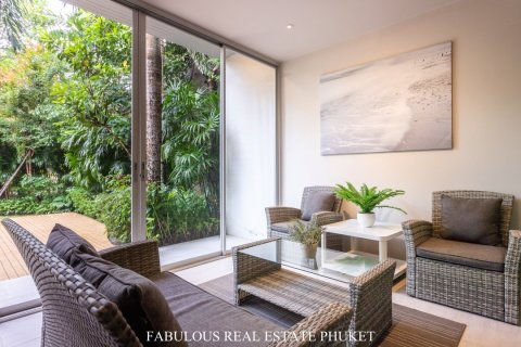 Chalet de 5 dormitorios en Bang Tao, Tailandia № 179881 - foto 12