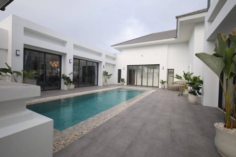 Chalet de 5 dormitorios en Pattaya, Tailandia № 173298