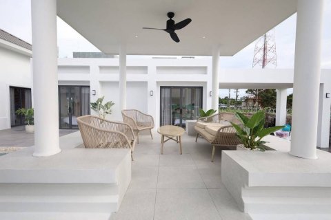 Chalet de 5 dormitorios en Pattaya, Tailandia № 173298 - foto 5