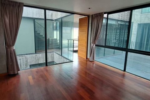 Casa de 4 dormitorios en Bangkok, Tailandia № 65657 - foto 13