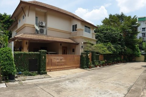 Casa de 4 dormitorios en Bangkok, Tailandia № 65655 - foto 2