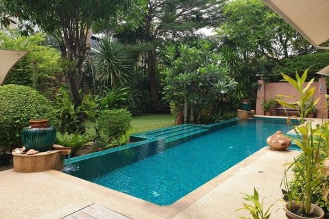 Casa de 4 dormitorios en Bangkok, Tailandia № 65655 - foto 3