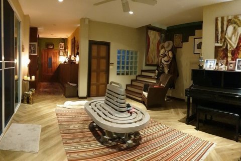 Casa de 4 dormitorios en Bangkok, Tailandia № 65655 - foto 7