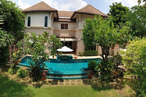 Casa de 4 dormitorios en Bangkok, Tailandia № 65655