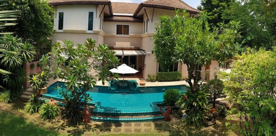 Casa de 4 dormitorios en Bangkok, Tailandia № 65655