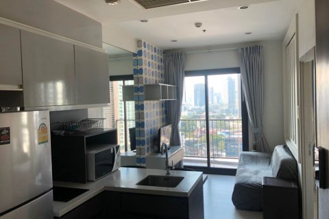 Condominio de 1 dormitorio en Phra Khanong, Bangkok, Tailandia № 143294 - foto 2