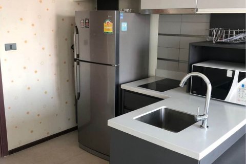 Condominio de 1 dormitorio en Phra Khanong, Bangkok, Tailandia № 143294 - foto 3