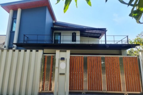 Casa de 3 dormitorios en Bangkok, Tailandia № 65396 - foto 2