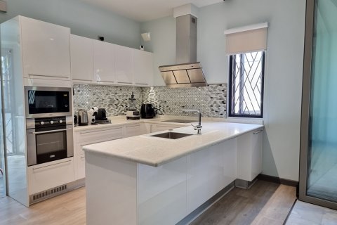 Casa de 3 dormitorios en Bangkok, Tailandia № 65396 - foto 18