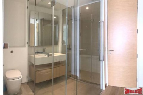 Apartamento de 2 dormitorios en Bangkok, Tailandia № 203298 - foto 4